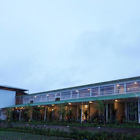 The Boat Club,Karjat Hotel Ngoại thất bức ảnh