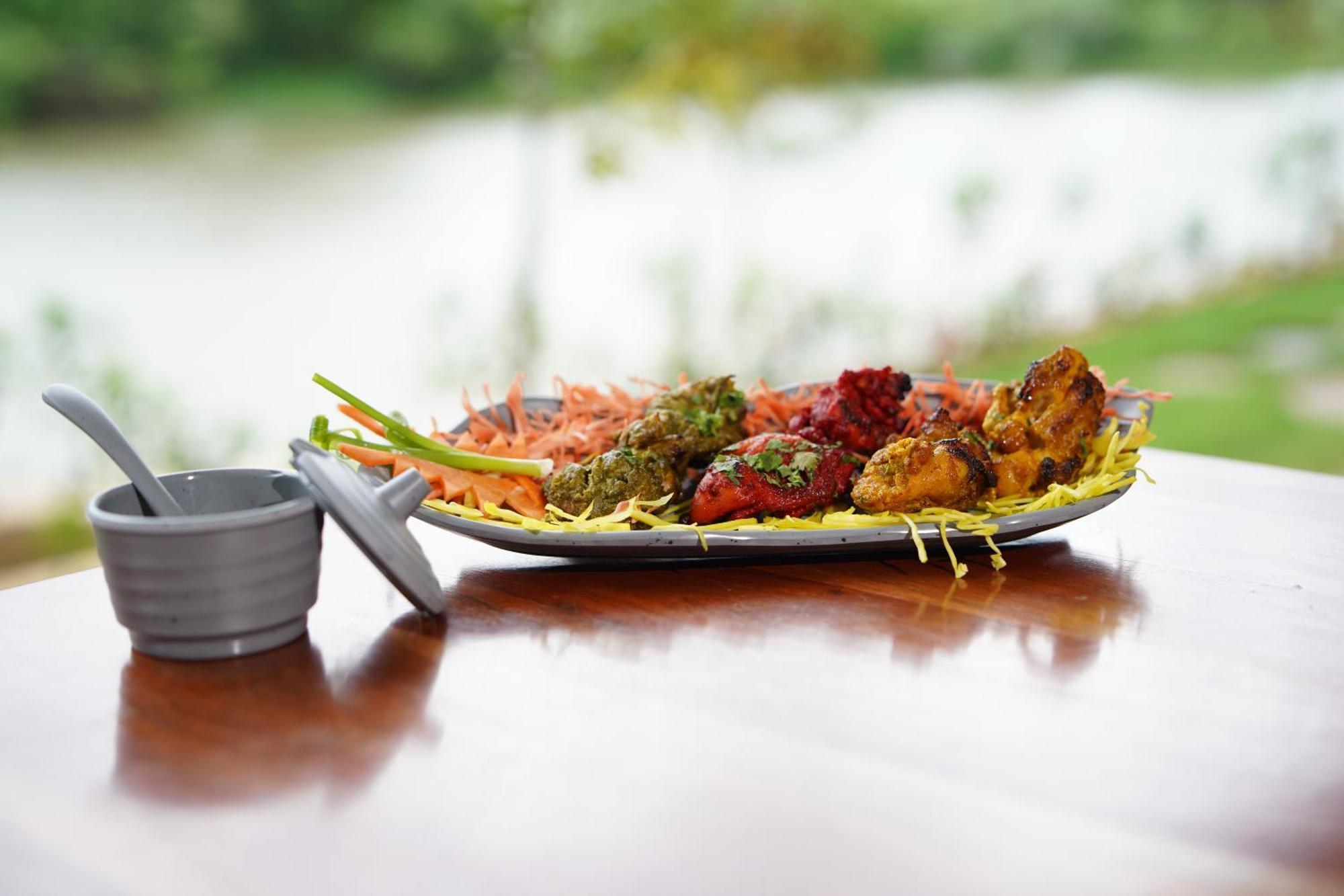 The Boat Club,Karjat Hotel Ngoại thất bức ảnh