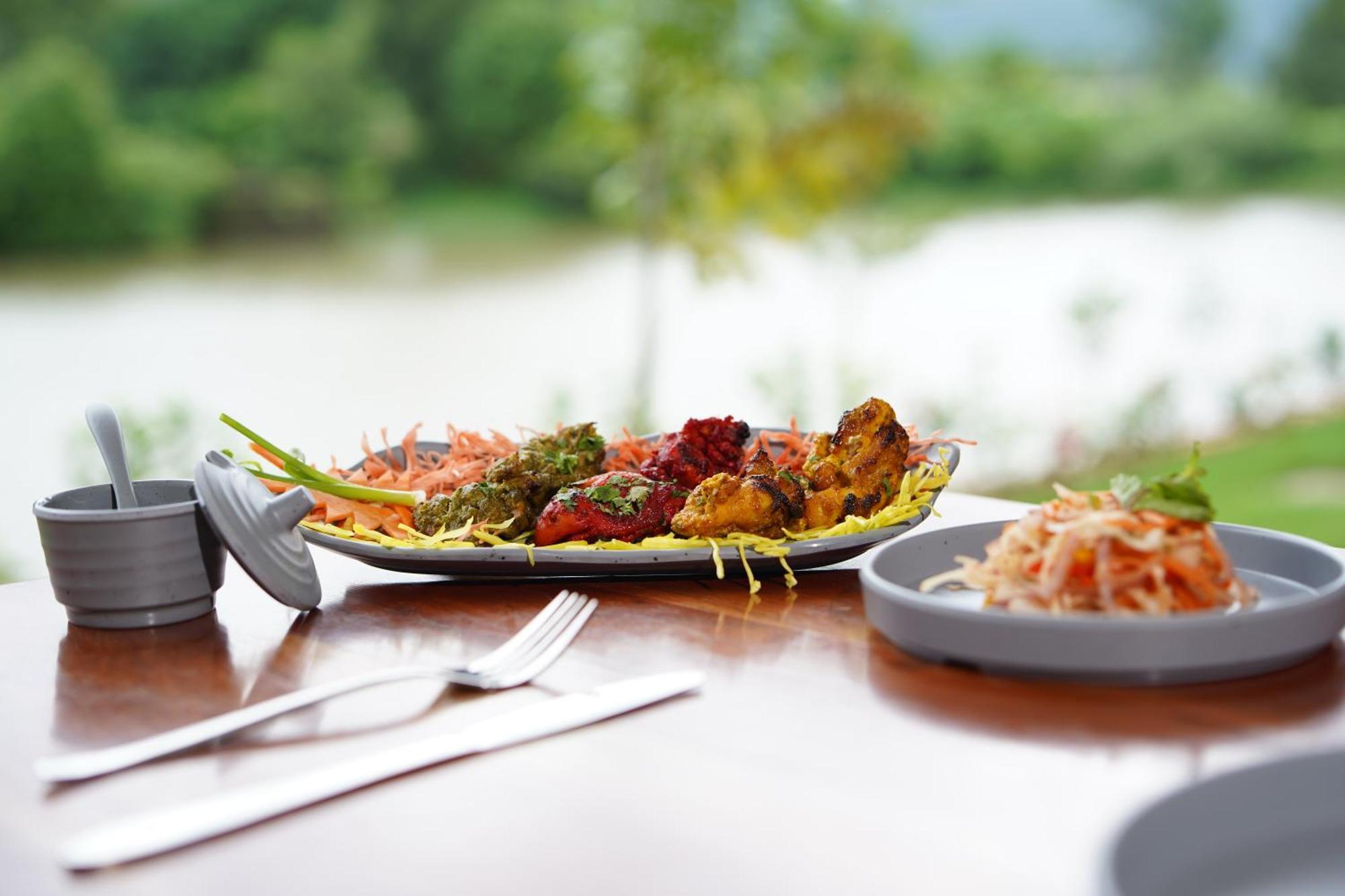 The Boat Club,Karjat Hotel Ngoại thất bức ảnh